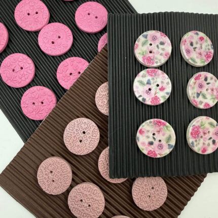 Vlytig Pink Buttons