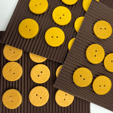 Vlytig Yellow Buttons