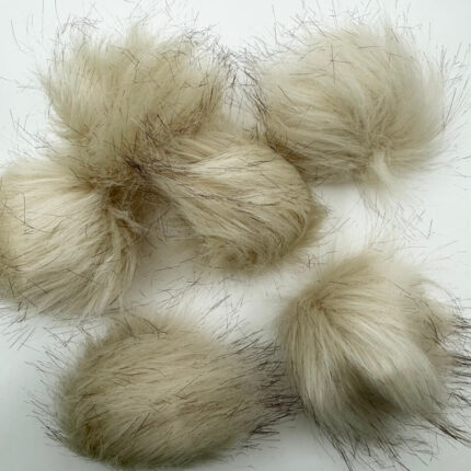 Pom Pom Cream Tipped